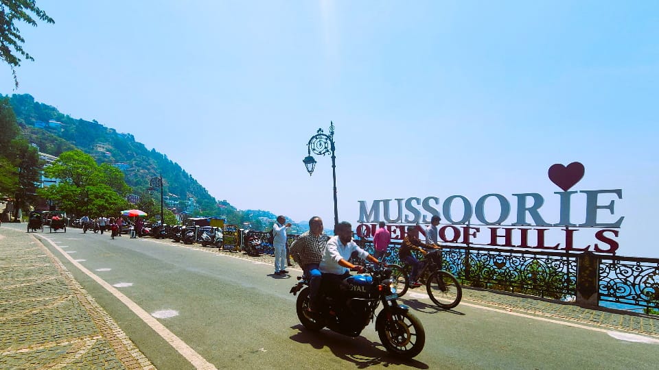 मानसून से पहले बढ़ी गर्मी, उमस ने किया परेशान; आज तेज हवाओं का यलो अलर्ट