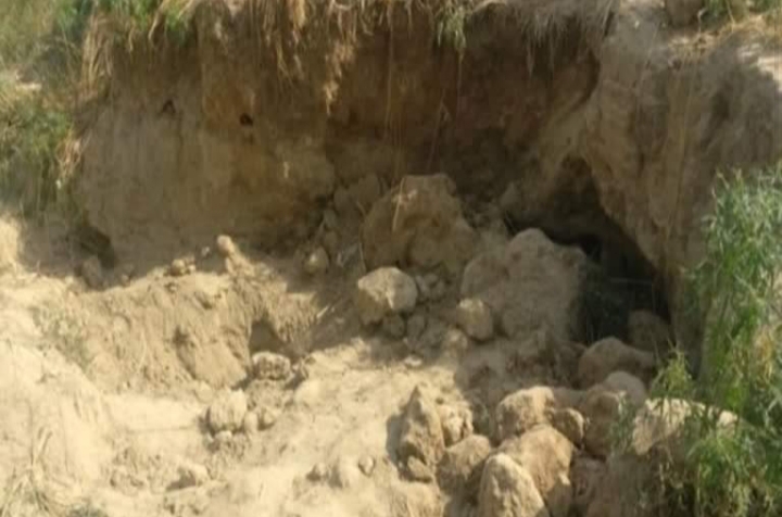 उत्तरकाशी के तहसील मोरी के अंतर्गत ग्राम फिताडी गांव में मिट्टी निकालते समय पांच महिलाएं मलबे में दब गई।
