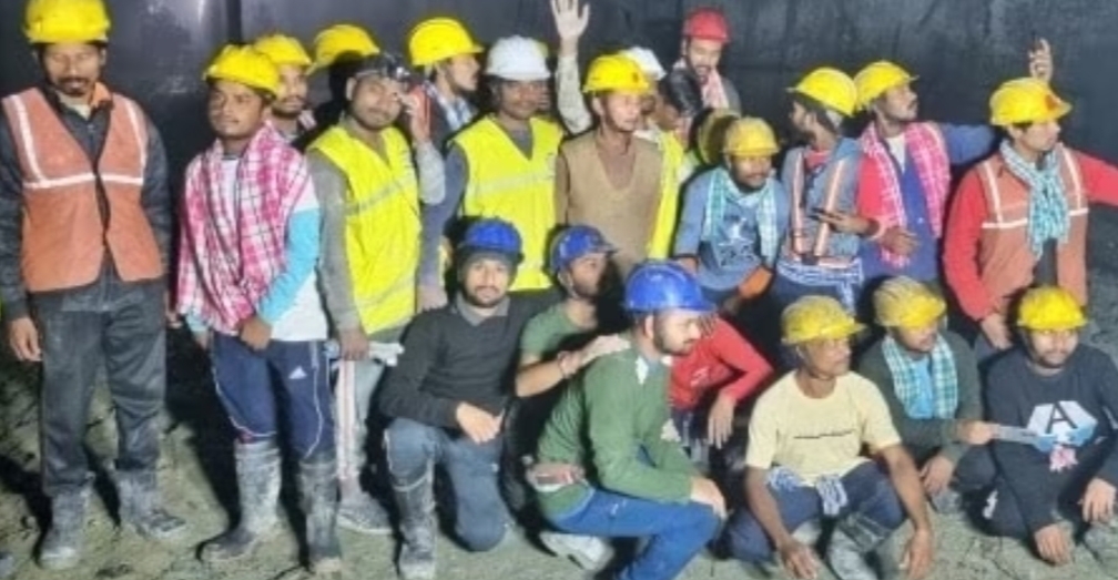 टनल में कैसे काटे 17 दिन? मजदूरों की हिम्मत का प्रमाण देखिए