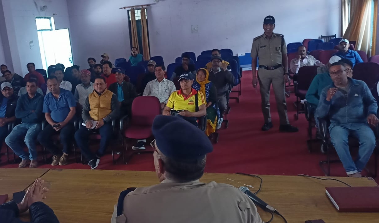चारधाम यात्रा को देखते हुए उपजिलाधिकारी ने अधिकारियों व स्थानीय व्यापारियों के साथ की बैठक..