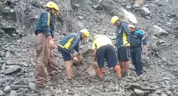 सोनप्रयाग के समीप भूस्खलन में 05 मृत, 03 घायल