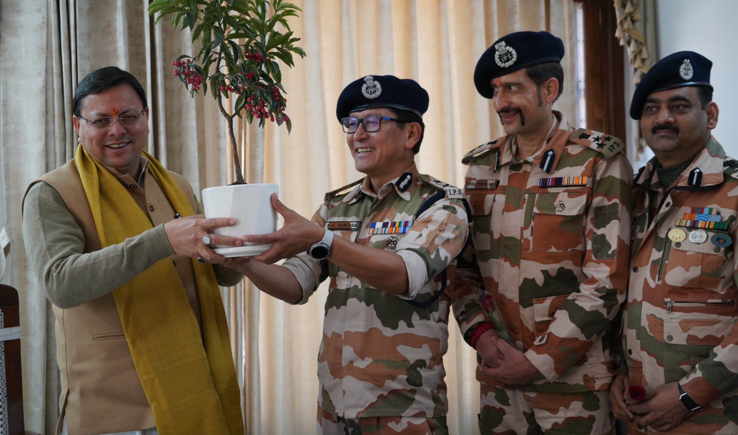 नये साल पर मुख्यमंत्री और आईटीबीपी अधिकारियों की सौहार्दपूर्ण बैठक..