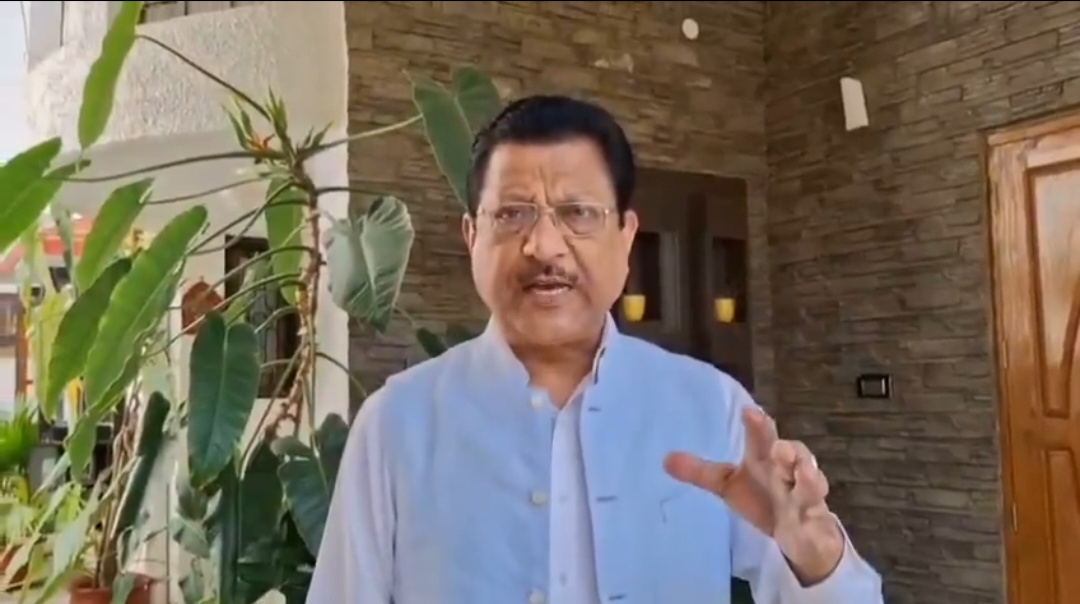 देहरादून: उत्तराखंड सरकार द्वारा दून अस्पताल के पास अवैध मजार ध्वस्त होने पर कांग्रेस ने सरकार पर साधा निशाना।