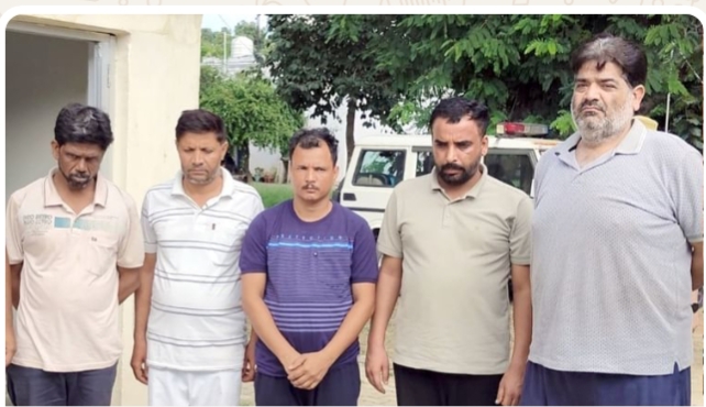 संभल में ऑनलाइन सट्टेबाजी गिरोह का भंडाफोड़, दो साल में 16 करोड़ से ज्यादा का लेनदेन, पांच गिरफ्तार