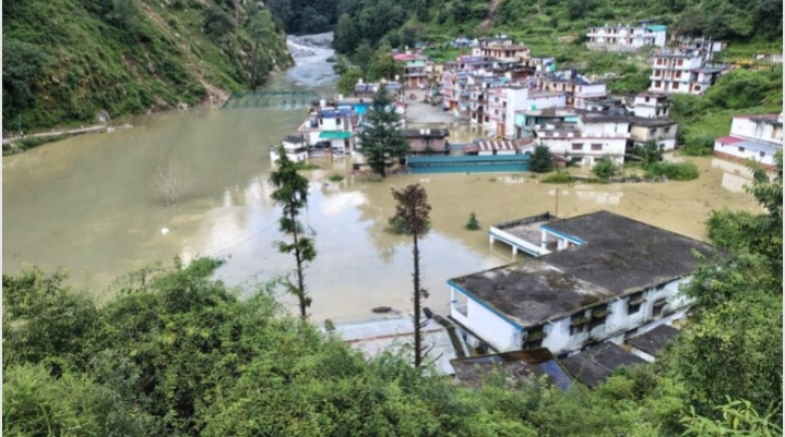  यमुनोत्री धाम में संकट: यमुना नदी के अवरुद्ध प्रवाह से स्यानचट्टी डूबा, धाम का संपर्क कटा