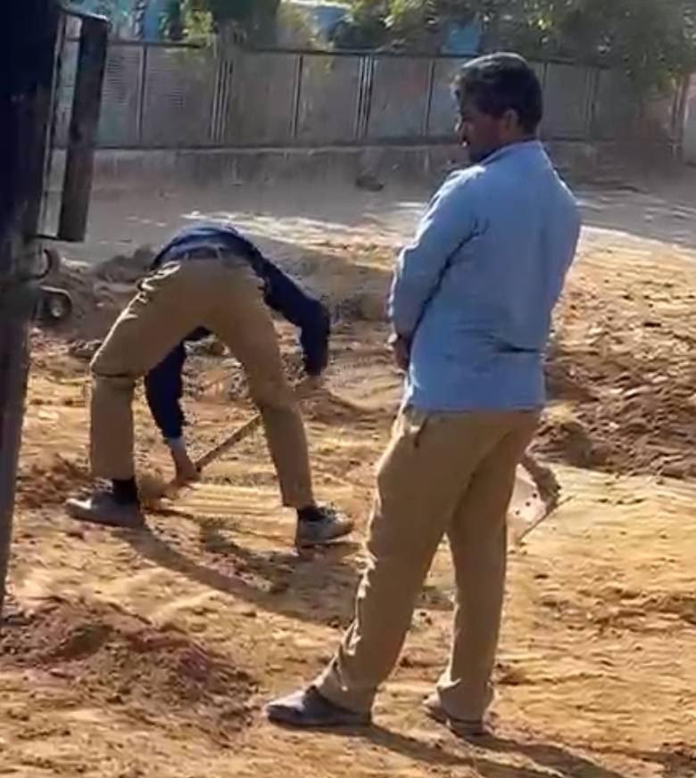 किशनपुर के इंटर कॉलेज में बच्चों से कराई जा रही मजदूरी