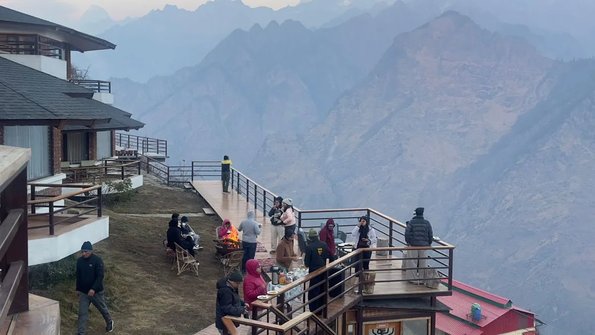 दिन में तप रहा मैदान, रात के समय ठंड बरकरार
