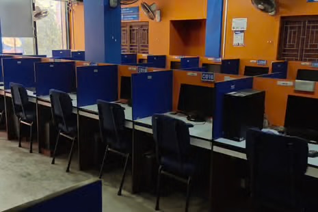 देहरादून में हाईटेक परीक्षा सॉल्वर गैंग का भंडाफोड़,