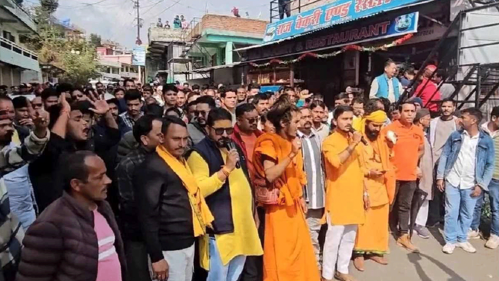 दन्यां में नाबालिग से दुष्कर्म पर फूटा जनाक्रोश, विशाल रैली;