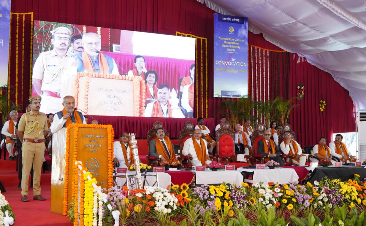 Swami Rama Himalayan University के दीक्षांत समारोह में सेवा और राष्ट्र निर्माण पर जोर