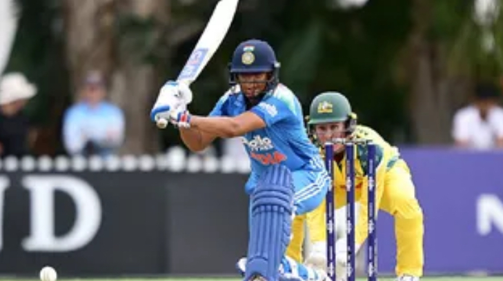 IND W vs AUS W: पहले वनडे में हरमनप्रीत कौर चोटिल,