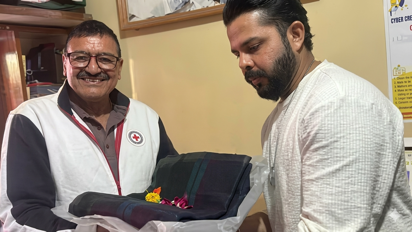 कैंची धाम पहुंचे पूर्व तेज गेंदबाज श्रीसंत, परिवार संग किया हनुमान चालीसा का पाठ