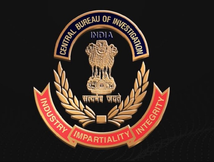 यहाँ गवर्नर के घर सीबीआई की छापेमारी...