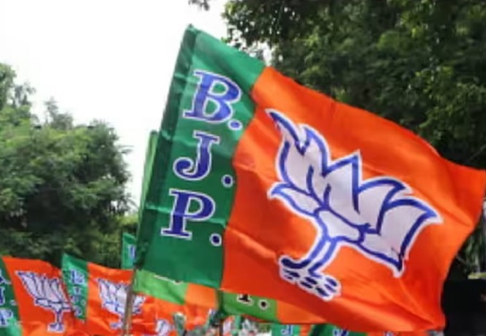  पार्टी ने घोषणा पत्र समिति के प्रमुख के रूप में पूर्व सीएम...? विशेष संपर्क अभियान पूर्व सीएम..? को मिला दायित्व...