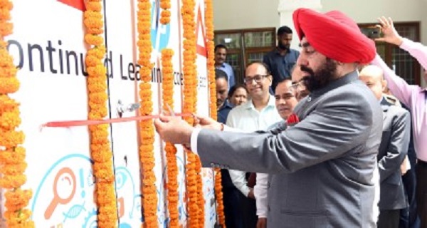 “शिक्षा: उज्जवल भविष्य की दिशा में महत्वपूर्ण कदम”