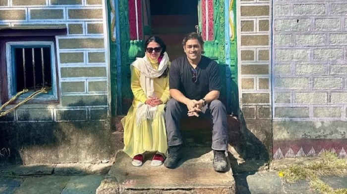 MS Dhoni और साक्षी की मनमोहक तस्वीर ने सोशल मीडिया पर मचाई धूम!