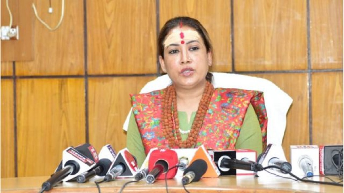 देहरादून: मंत्री रेखा का पुराना सिफारिशी पत्र वायरल, अपने विभाग में चार लोगों को नौकरी देने की सिफारिश.