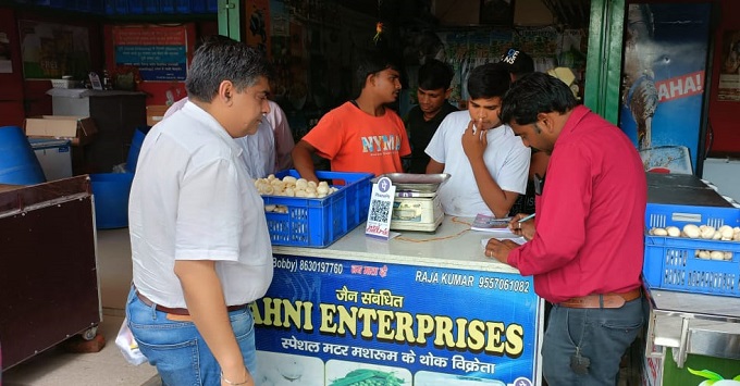 पोलेथीन के बढते उपयोग पर मुख्यनगर स्वास्थ्य अधिकारी हुए सख्त: की बड़ी कार्यवाही। ।