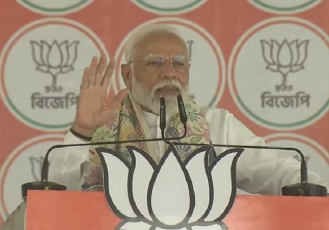 बड़ी अपडेट,,राहुल गांधी के अमेठी छोड़कर रायबरेली से नामांकन भरने पर पीएम मोदी ने कसा तंज..