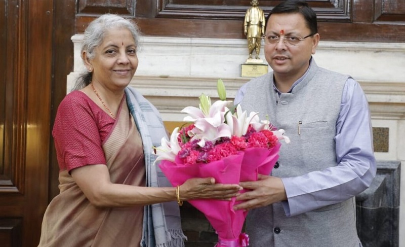वित्त मंत्री श्रीमती निर्मला सीतारमण से भेंट कर उत्तराखंड  से संबंधित विषयों पर चर्चा की: सीएम धामी