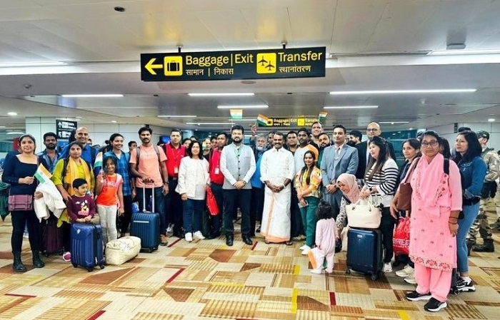 “भारतीय नागरिकों को युद्धग्रस्त क्षेत्र इजरायल से निकालने के लिए ऑपरेशन अजय जारी, 1100 से अधिक लोगों की सुरक्षित वापसी” 
