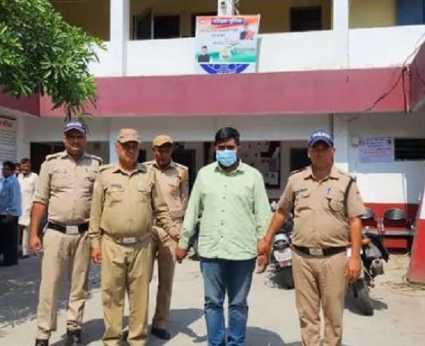 “हरिद्वार पुलिस ने फर्जी डीएम को किया  गिरफ्तार”