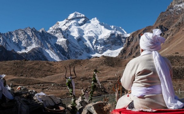 “आज पीएम मोदी ने ज्योलिंगकोंग में धार्मिक यात्रा की पूजा अर्चना”