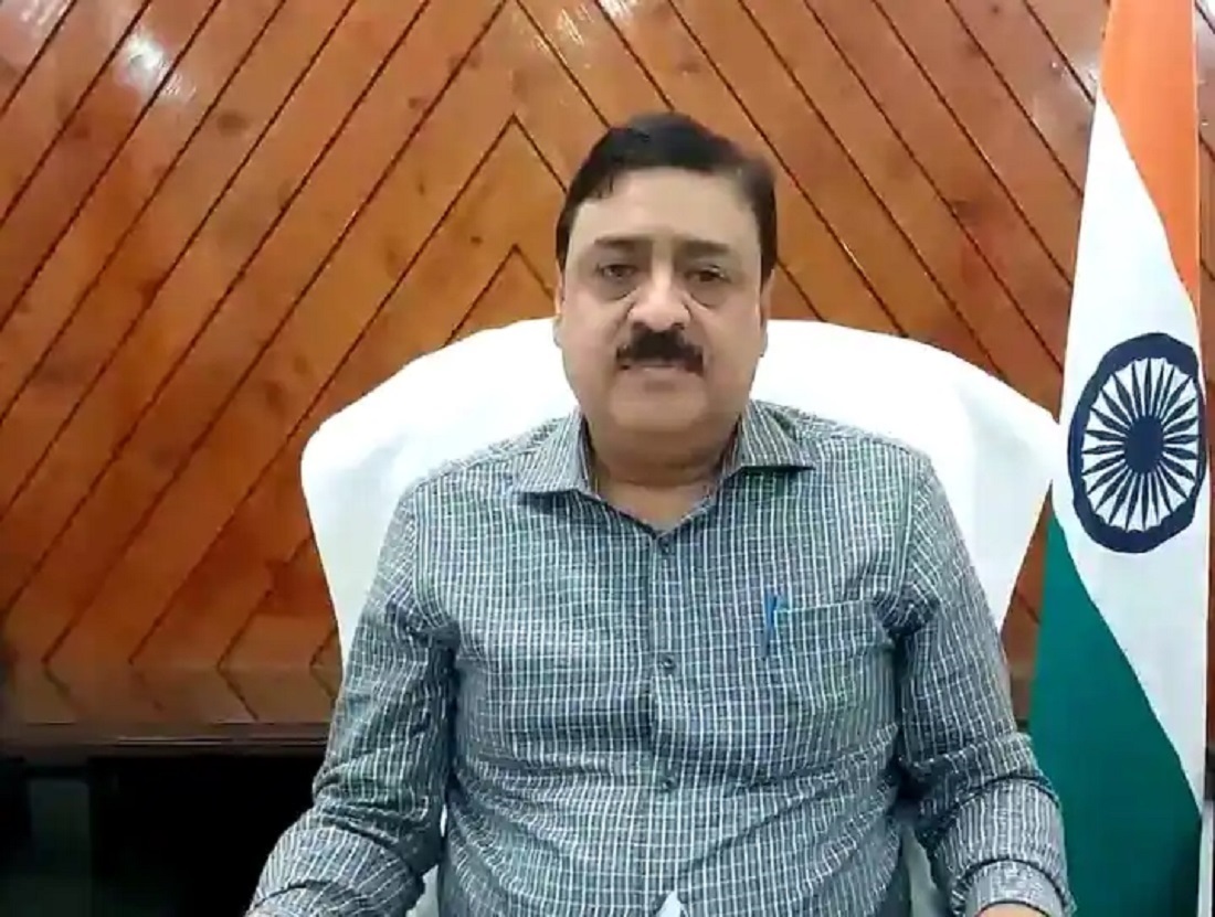 आज हरिद्वार तहसील में लग रहे तहसील दिवस के मौके पर डीएम ने पटवारियों को फटकार लगाते हुए लिया कड़ा एक्शन: डीएम विनय शंकर पांडे