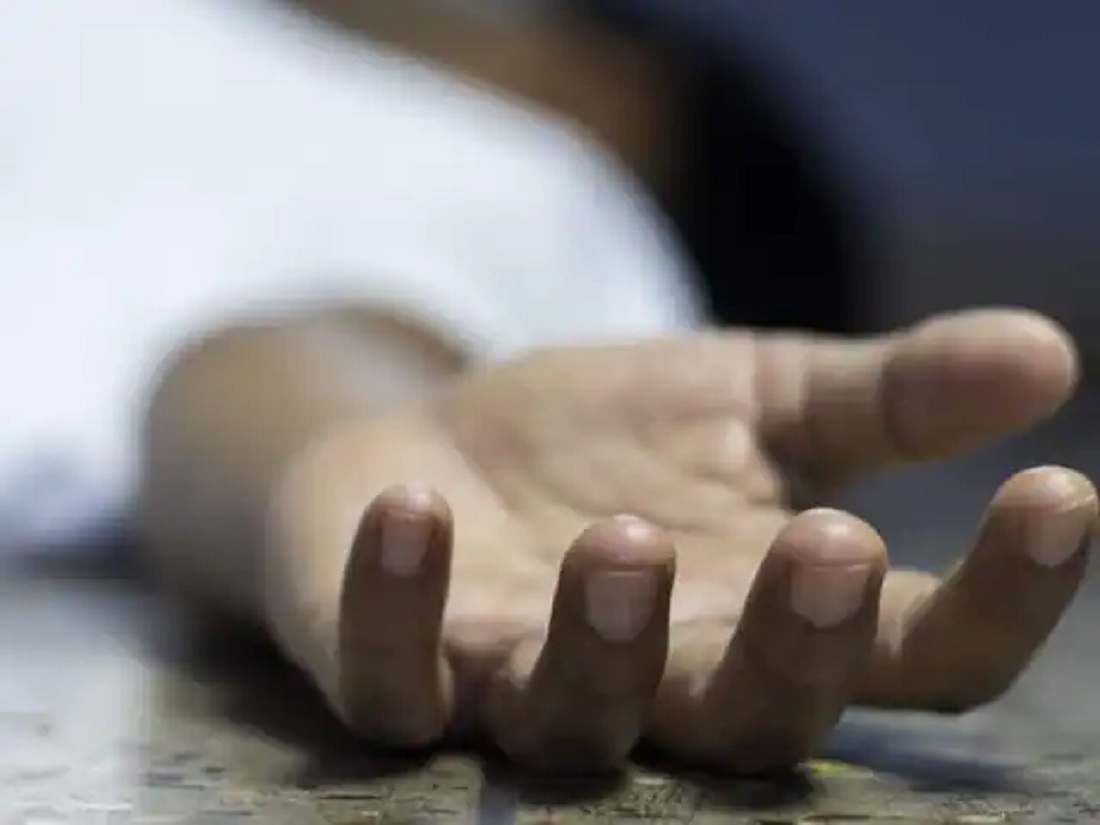 उत्तराखंड: पिथौरागढ़ जिले के झूलाघाट-जौलजीबी मोटर मार्ग में अमतडी के समीप देर रात एक कार यूके 05 टीए 3501 खाई में समाई, दो लोगों की मौत.