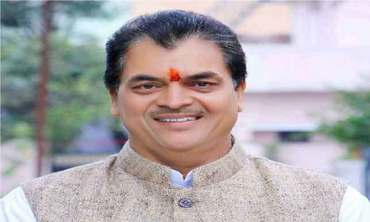 उत्तराखंड के कैबिनेट मंत्री प्रेमचंद्र अग्रवाल ने आज विधानसभा बैक डोर नौकरी भर्ती देने मामले में मीडिया से बातचीत करते हुए भड़क गए.