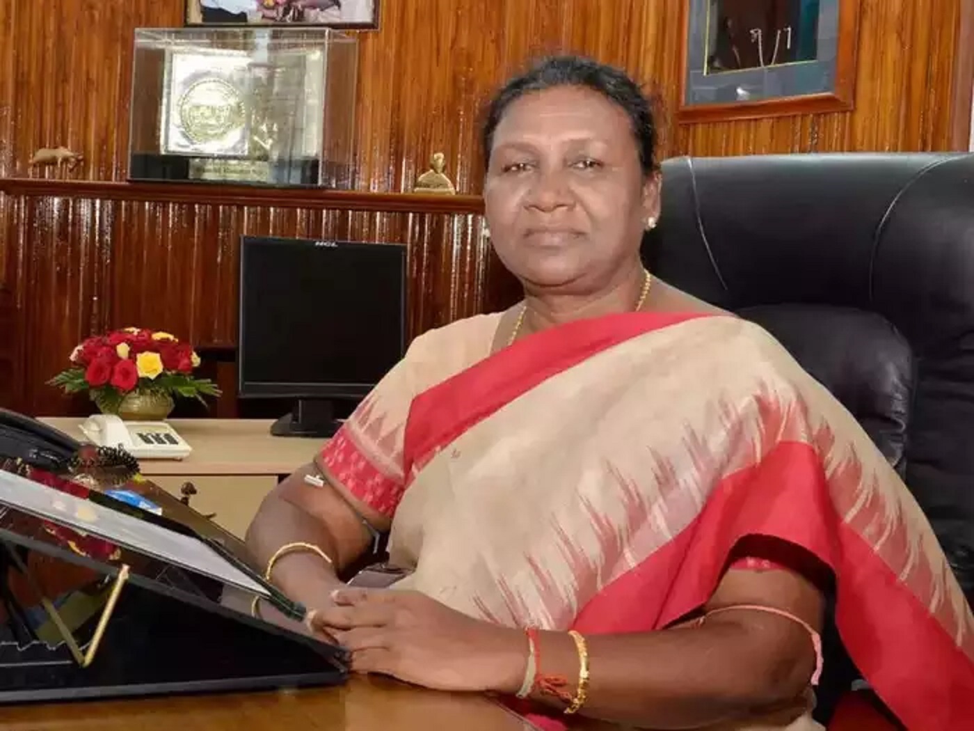 ‘राष्ट्रपत्नी’ विवाद: महिला आयेाग ने जारी किया रंजन को समन, अधीर ने मांगा राष्ट्रपति मुर्मु से मिलने का समय, MP में FIR : 10 बातें