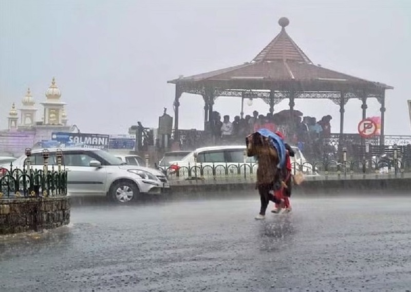 उत्तराखंड में पहाड़ से मैदान तक बारिश ने बढ़ाई ठंड, ऊंचाई वाले इलाकों में बर्फबारी का येलो अलर्ट: