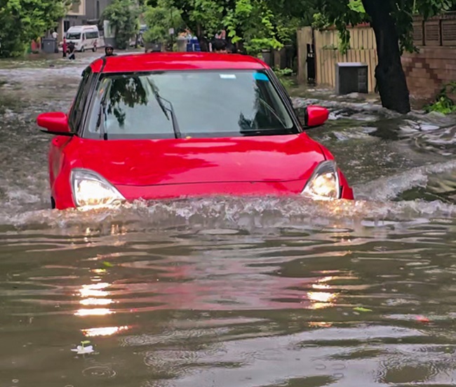 गुजरात में बाढ़ से तबाही, दिल्ली-राजस्थान समेत इन 14 राज्यों में भारी बारिश बढ़ाएगी परेशानी; IMD ने दिया अपडेट
