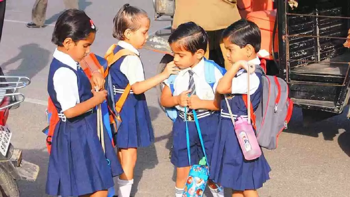 राजस्थान में नौ साल के एक दलित छात्र की मौत ने समूचे देश को स्तब्ध कर दियाउसे उसके ही शिक्षक ने इतना पीटा कि मासूम की गयी जान.