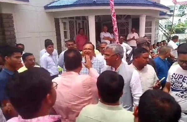 पूर्व सीएम रावत के बयान से गरमाई उत्तराखंड की: राजनीति