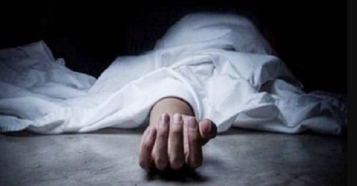 दुःखद हादसा,,,डिवाइडर तोड़कर सड़क के दूसरी ओर से आ रही आल्टो व मारुति इको गाड़ियों पर चढ़ी इको स्पोर्ट्स,,,, तीन की दर्दनाक मौत...