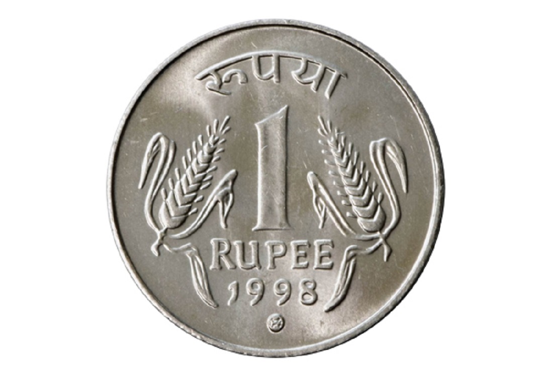 अमेरिकी डॉलर के मुकाबले रुपया 14 पैसे बढ़कर 81.65.
