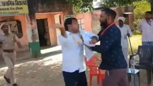 एक थप्पड़ पर मचा बवाल, कौन हैं SDM
