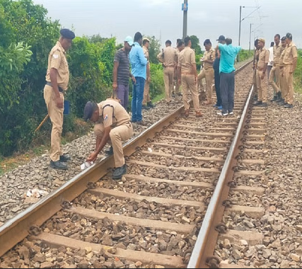 रेलवे हादसा: कौशाम्बी में धड़, मुगलसराय में मिला सिर, 190 किमी दूर पहुंचा शव का हिस्सा