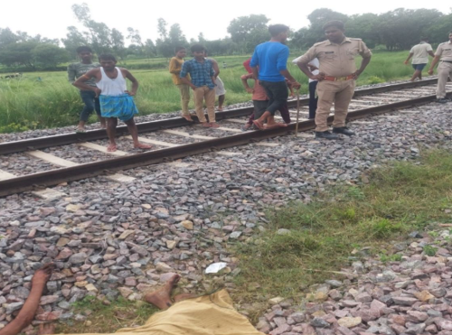 अमेठी में रेलवे ट्रैक पर मिला बुजुर्ग का क्षत-विक्षत शव, पुलिस जांच में जुटी