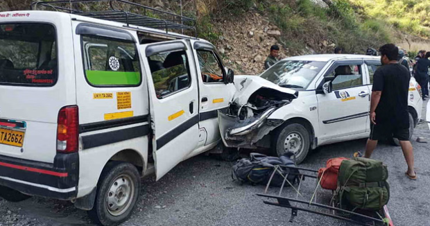 बदरीनाथ हाईवे हादसा: लंगासू के पास दो वाहनों की टक्कर, सात घायल, कर्णप्रयाग अस्पताल में भर्ती