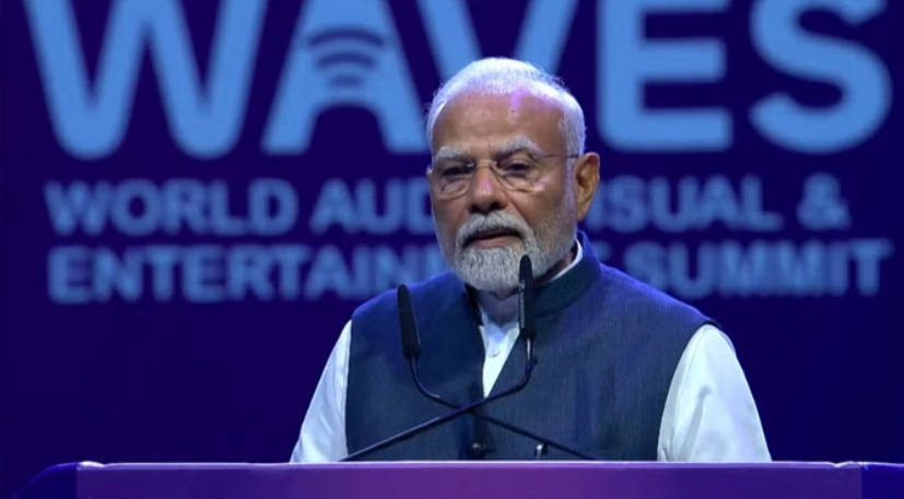 भारत बना वैश्विक रचनात्मकता का केंद्र: पीएम मोदी ने मुंबई में WAVES 2025 का किया उद्घाटन