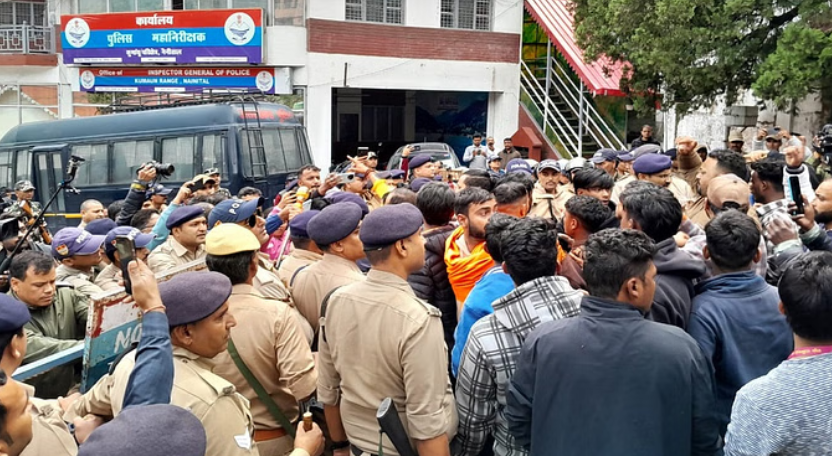 नैनीताल दुष्कर्म मामला: तीसरे दिन भी उबाल में जनता, माल रोड पर प्रदर्शन, प्रशासन अलर्ट