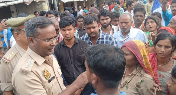 अमेठी में डीजे डांस को लेकर कहासुनी ने ली दो युवकों की जान, ग्रामीणों ने शव रखकर किया सड़क जाम