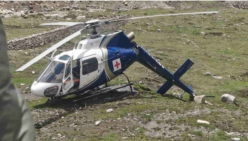 केदारनाथ में हेलीकॉप्टर क्रैश: लैंडिंग के दौरान हेली एम्बुलेंस दुर्घटनाग्रस्त, पायलट सुरक्षित