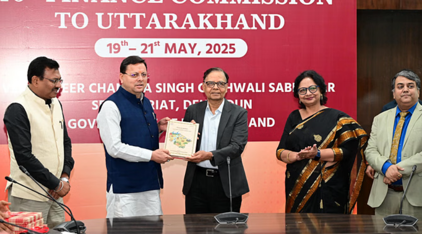 मुख्यमंत्री धामी ने 16वें वित्त आयोग के समक्ष रखी राज्य की जरूरतें, पर्यावरणीय सेवाओं और आपदा राहत के लिए विशेष क्षतिपूर्ति की मांग