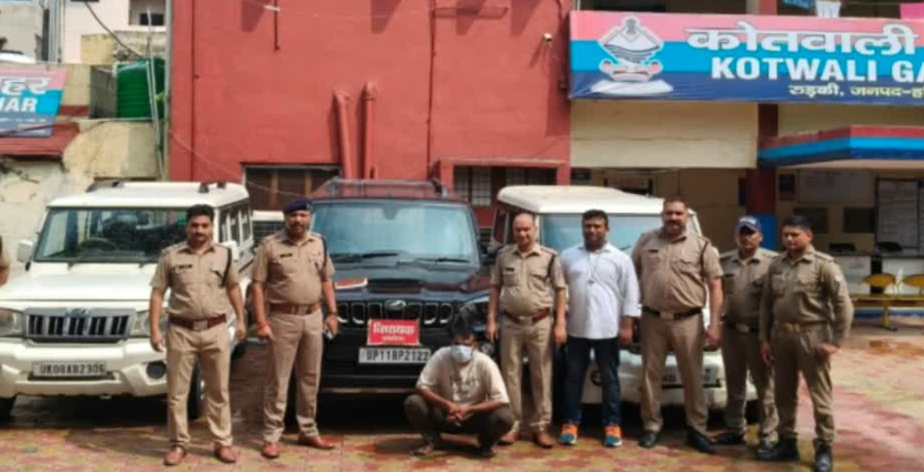 जेल से छूटने के बाद हुड़दंग मचाने वाला अनीस फरार, भाई हिरासत में, तीन वाहन सीज