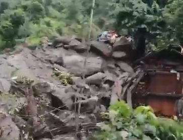 हिमाचल प्रदेश: भारी बारिश का कहर, रामपुर में बादल फटा