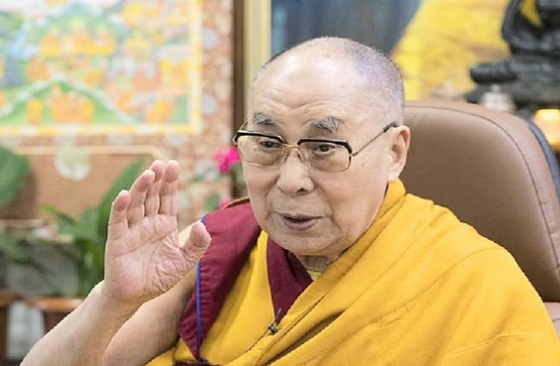दलाई लामा बोले – “उम्मीद है कि मैं अभी 30-40 साल और जीवित रहूंगा”, उत्तराधिकारी को लेकर अटकलों पर लगाया विराम