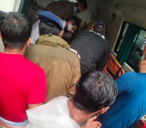 मसूरी में बड़ा हादसा: स्कूटी पैराफिट से टकराई, युवती खाई में गिरी, हालत गंभीर